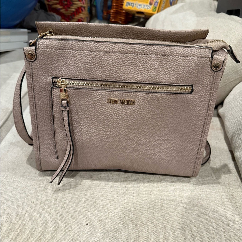 Steve Madden Tan Crossbody Bag with Structured Design
